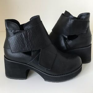 Shellys London black leather boots